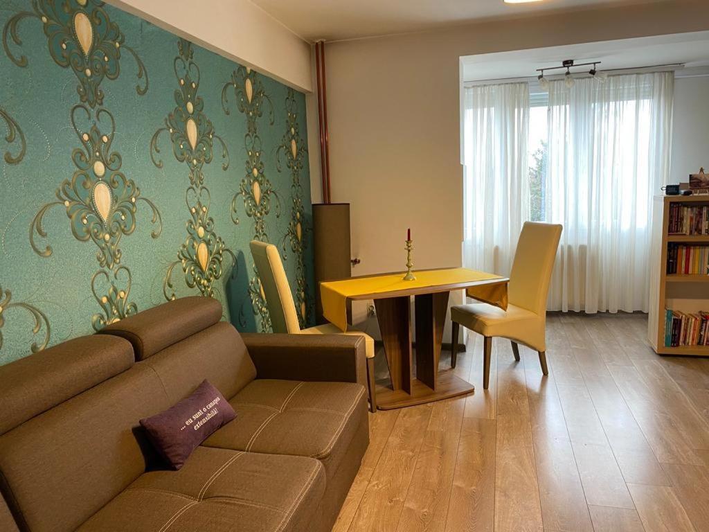 Central Cosy Apart Oradea Apartment ภายนอก รูปภาพ