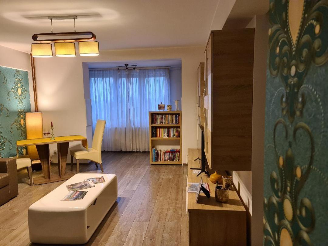 Central Cosy Apart Oradea Apartment ภายนอก รูปภาพ