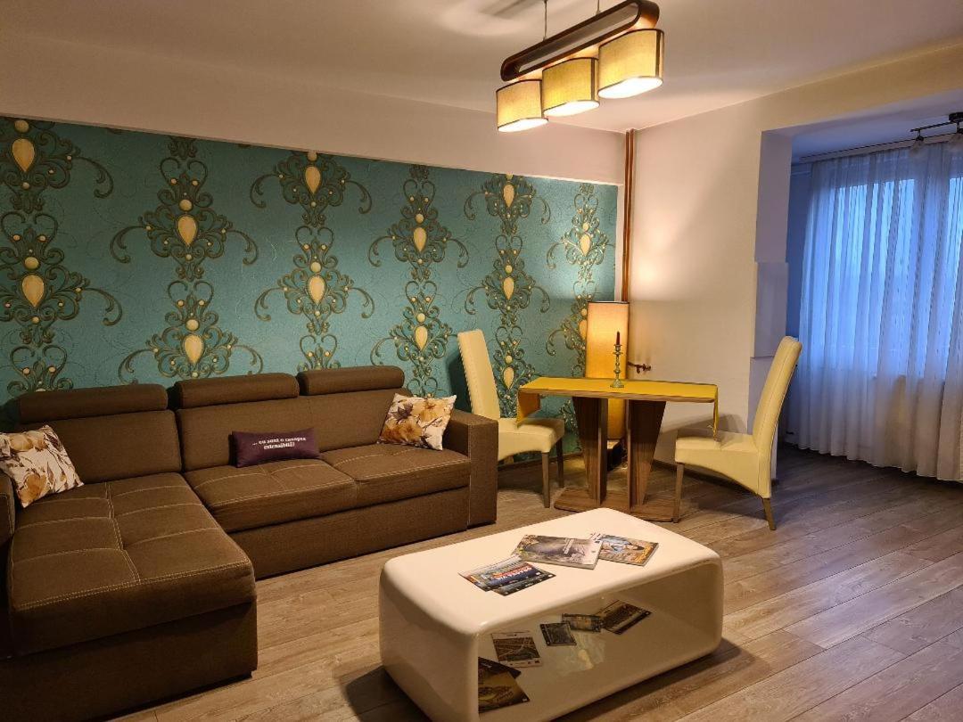 Central Cosy Apart Oradea Apartment ภายนอก รูปภาพ